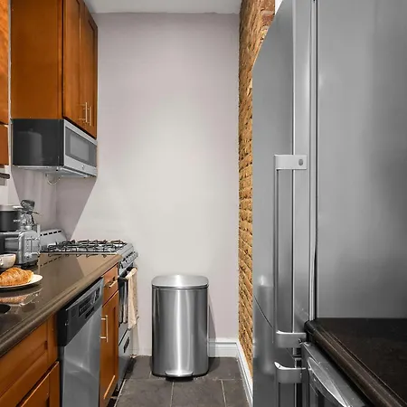 Vintage Manhattan Apartment In Trendy Murray Hill